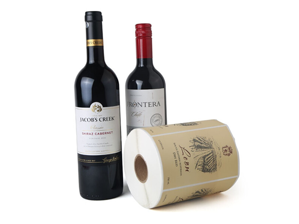 如何在红酒上贴定制标签？